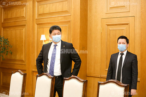 Ерөнхий сайдын зөвлөхийн өрөөнд нууц камер байршуулсан хэрэгт IT хариуцсан ажилтанг шалгаж  байна