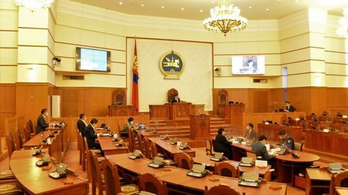 Коронавируст халдварын цар тахалтай тэмцэх хуулийн хугацааг зургаан сараар сунгалаа