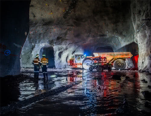 Mining: Монгол Оюу Толгойн төслийг зогсоохоор сүрдүүлж байна