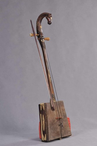 Монголын Үндэсний музей: С.Түвдэн хуурчийн морин хуур