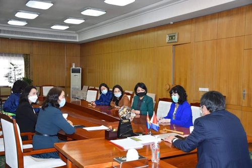 УИХ-ын эмэгтэй гишүүд эх, нярайд иж бүрэн шинжилгээ хийхийг шаардлаа