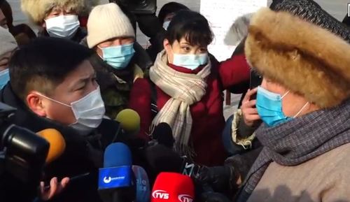 ШУУД: ХЗДХ-ийн сайд Х.Нямбаатар УИХ-ын гишүүн С.Ганбаатартай уулзаж байна