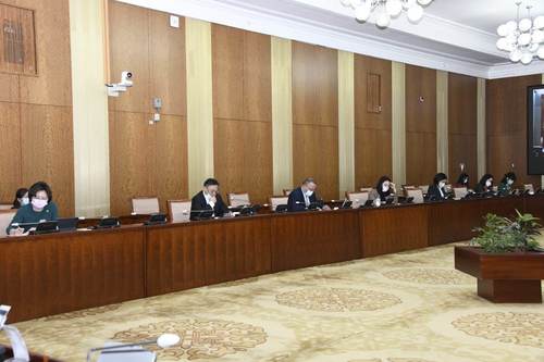 Үүрэг гүйцэтгэх явцдаа халдвар авсан албан хаагчдад тэтгэмж олгох төслийг хэлэлцэхийг дэмжив