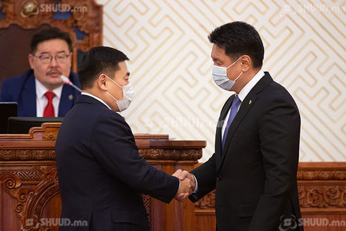 Л.Оюун-Эрдэнийг танхимаа хэрхэн бүрдүүлснээр ирээдүйг нь шинжинэ