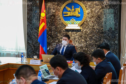 Засгийн газар ээлжит бусаар хуралдаж байна