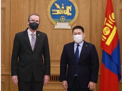 Астразенека вакцин авахад дэмжлэг үзүүлэхийг хүсэв