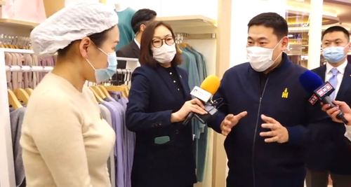 ВИДЕО: Ерөнхий сайд ААН-үүдийн үйл ажиллагаатай танилцаж байна