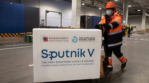 Европын оронд Оросын вакцинаар вакцинжуулалт эхлүүлжээ