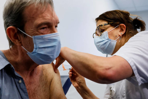 Франц АстраЗенека вакцинаас татгалзахгүй