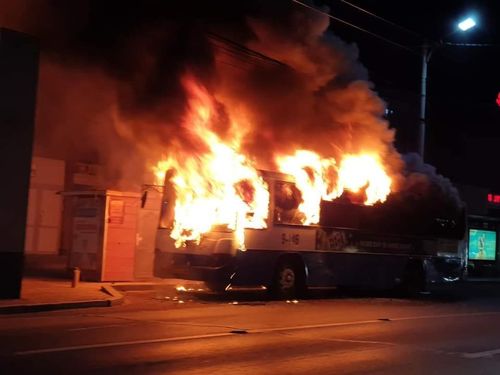 Нэг жилийн хугацаанд 17 автобус шатсан байна