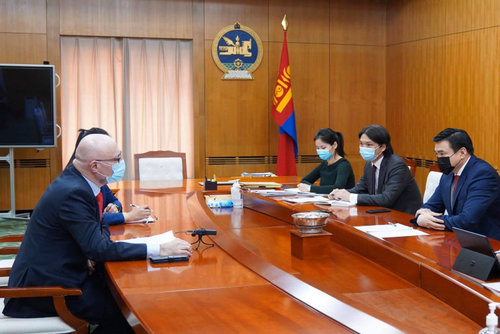 Франц улсаас нисдэг тэрэг, гал унтраах тусгай тоноглолтой машин нийлүүлнэ