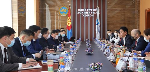 “Зээлийн хүүг бууруулах стратеги”-ийн хэрэгжилтийн талаар танилцууллаа
