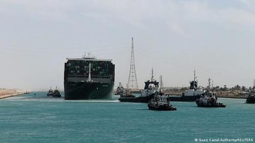 Суэцийн сувгийн хөдөлгөөн хэвийн үргэлжилж байна