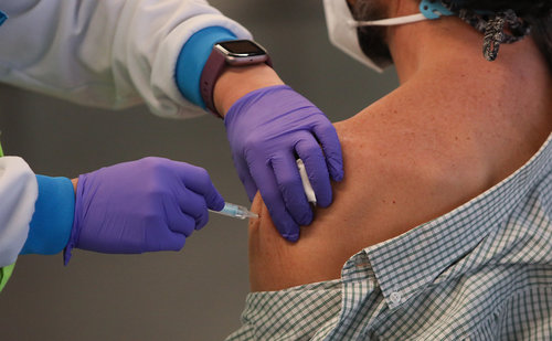 Герман: Вакцин тариулсан хүмүүс давуу эрх эдэлнэ