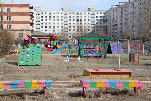 Баянгол дүүргийн сургууль, цэцэрлэгийн гадна талбай нээлттэй