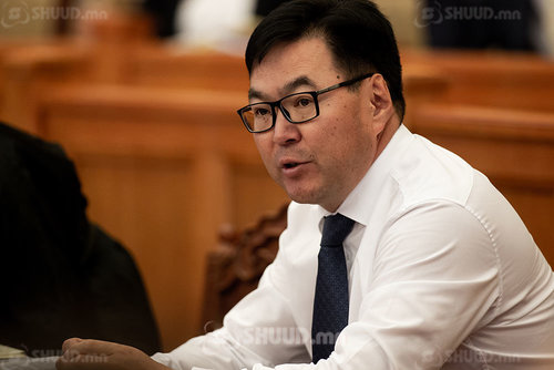 Ц.Анандбазар: 2024 онд улсаа дампууруулах хэцүү эдийн засагт хүргэмээргүй байна