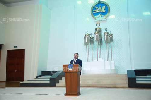 ШУУД:  Ерөнхийлөгч Х.Баттулга “Эхийн алдар” одон гардуулж байна