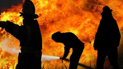 COVID-19: Иракийн эмнэлэгт гал гарч, 82 өвчтөн амиа алджээ