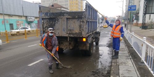 Борооны ус зайлуулах шугамыг цэвэрлэж байна