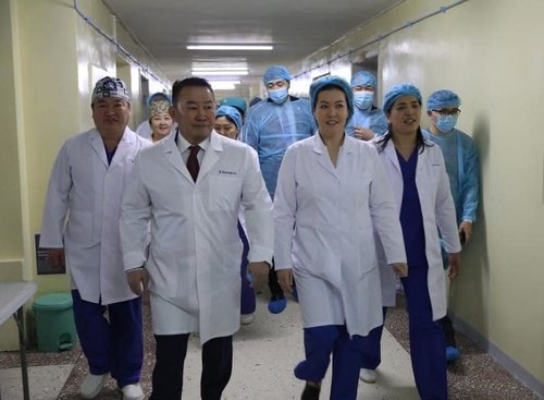 Ерөнхийлөгч Х.Баттулга сувилагчдад мэндчилгээ дэвшүүллээ