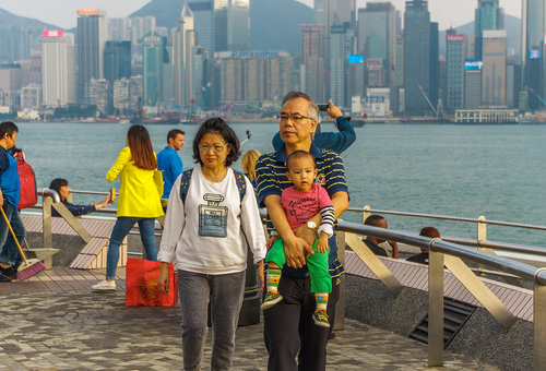 Хонконгийн эмэгтэйчүүдийн тал хувь нь хүүхэд төрүүлэх хүсэлгүй