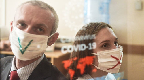 АНУ: Вакцинд бүрэн хамрагдсан хүмүүс амны хаалтгүй явж болно