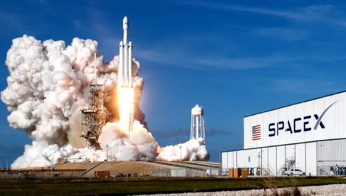 SpaceX компани 54 хиймэл дагуултай пуужин хөөргөжээ