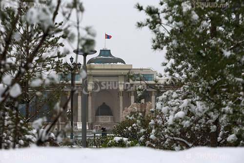 Улаанбаатарт 2 хэм дулаан, цас орохгүй