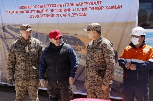Тавантолгой-Зүүнбаян чиглэлийн 416.1 км төмөр замын бүтээн байгуулалт дууслаа