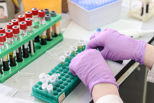 АНУ COVID-19-ийг эмчлэх туршилтын эмийг эмчилгээнд ашиглахыг зөвшөөрлөө