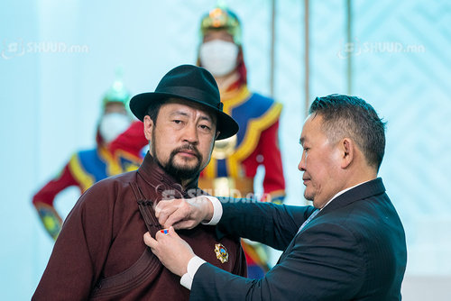 ФОТО: УДЭТ-аас хоёр ГАВЬЯАТ төрлөө