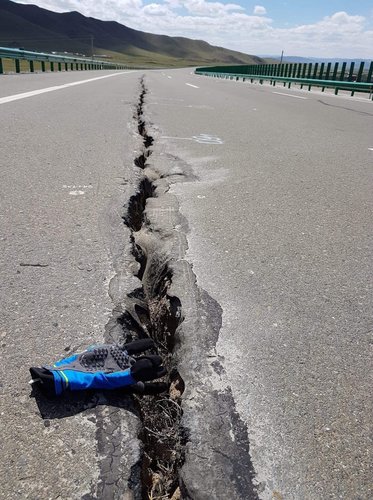 ШУУД: Хөшигийн хөндийн хурдны зам хагарсны шалтгаан