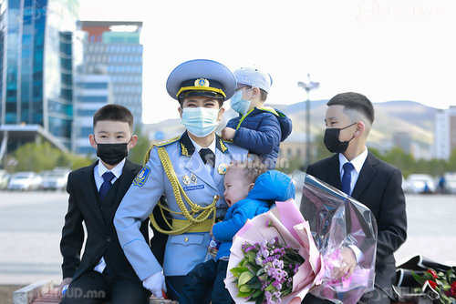 Одонгоо гардсан ээжүүдийн талархлын үг