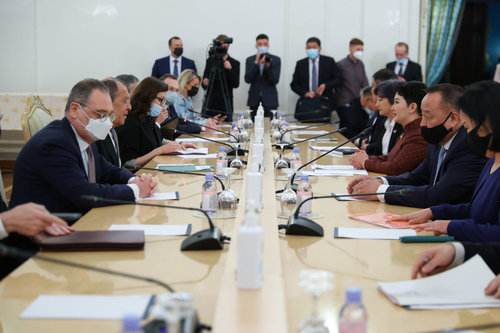 Б.Батцэцэгийн С.В.Лавровтай хийсэн хэлэлцээ