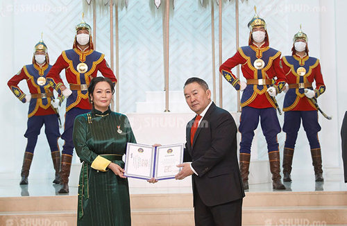 Э.Цолмон: Хүний энэрэнгүй сэтгэл, хайрлах сэтгэлийг адуу мэддэг