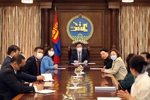 Вакцинжуулалт хүний эрхийг зөрчсөн эсэх асуудлаар нээлттэй сонсгол хийнэ