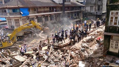 Энэтхэгт барилга нурж, 11 хүн амиа алджээ