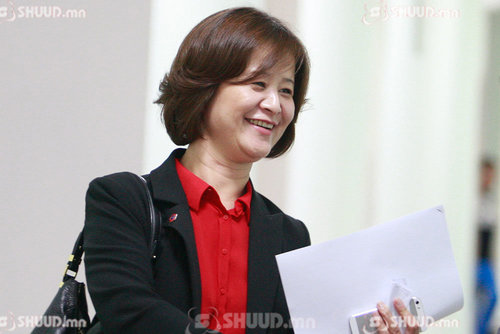 Д.Өнөрболор гишүүн хөлдүү буузаа тайлбарлажээ