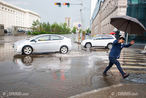 Улаанбаатарт бороотой, 15 хэм дулаан байна
