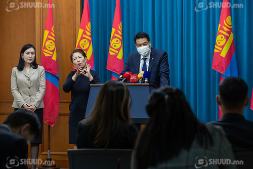 Эмч, эмнэлгийн ажилчдын цалинг нэмж, нэг удаагийн мөнгөн урамшуулал олгоно