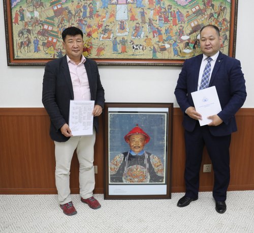 “Чингис хаан” музейн үзмэрүүдийг Соёлын яаманд хүлээлгэн өгчээ