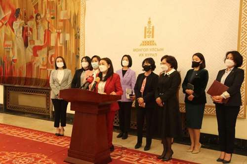 УИХ-ын эмэгтэй гишүүд баяр наадмыг хойшлуулах санал гаргалаа