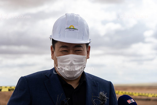 Л.Оюун-Эрдэнэ: Том төслүүдээ урагшлуулахгүй бол төсөв тасалдах хэмжээний хямрал үүснэ