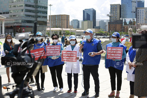 Төр засаг нүдээ нээгээч, эмч нар туйлдаж, иргэд үхэж байна