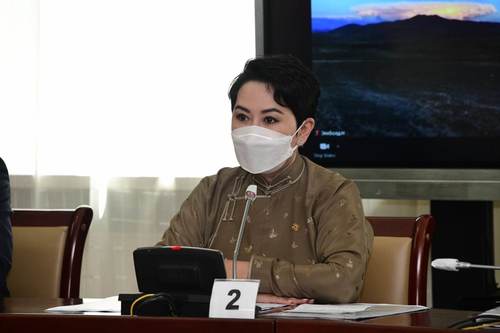 Б.Батцэцэг: Хятадууд бидэнд зөөлөн хандаж байгаа