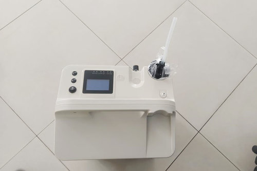 Гадаад дахь монголчууд хүчилтөрөгч өтгөрүүлэгч 60 ширхэг аппарат хандивлажээ