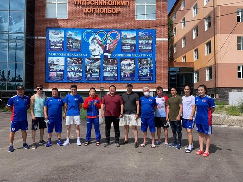 Боксчид Япон улсыг зорилоо