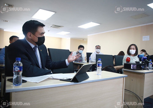 С.Амарсайхан: Эмийн салбарт хэдхэн компани шахааны бизнес хийж байна