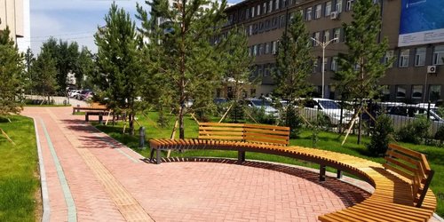 АШУҮИС-ийн авто зогсоолыг буулган ногоон байгууламж хийлээ