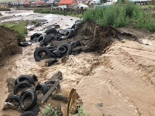 Хан-Уул дүүргийн зарим хороо үерт автжээ